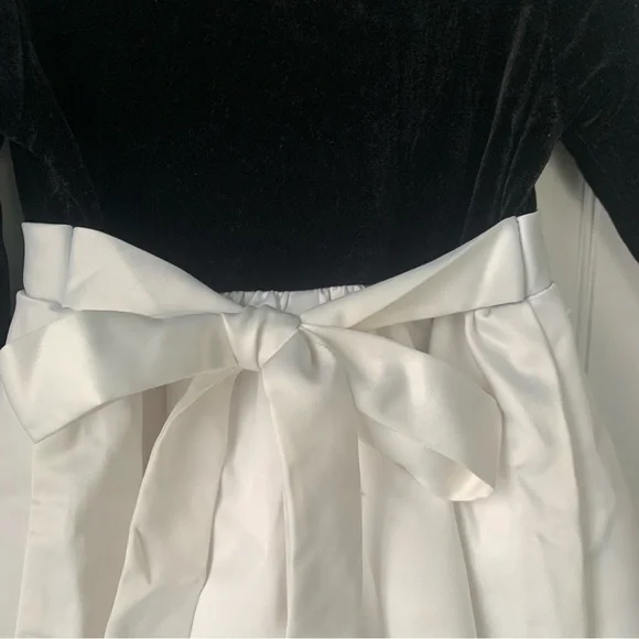 Rare Editions (4T) Black and White Dress with Bow and underlay slip - Picture 5 of 6